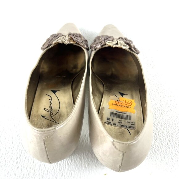 Adrienne 8.5 Womens Bone Leather Heels With Floral Embellishments & Gold Accents - Picture 9 of 16